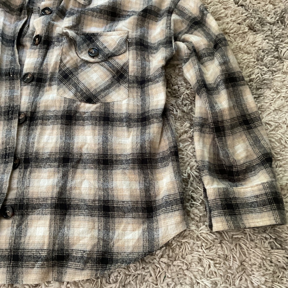 E&M Tan and Black Plaid Button Down Shacket Oversized Flannel Shirt Large - Picture 5 of 13